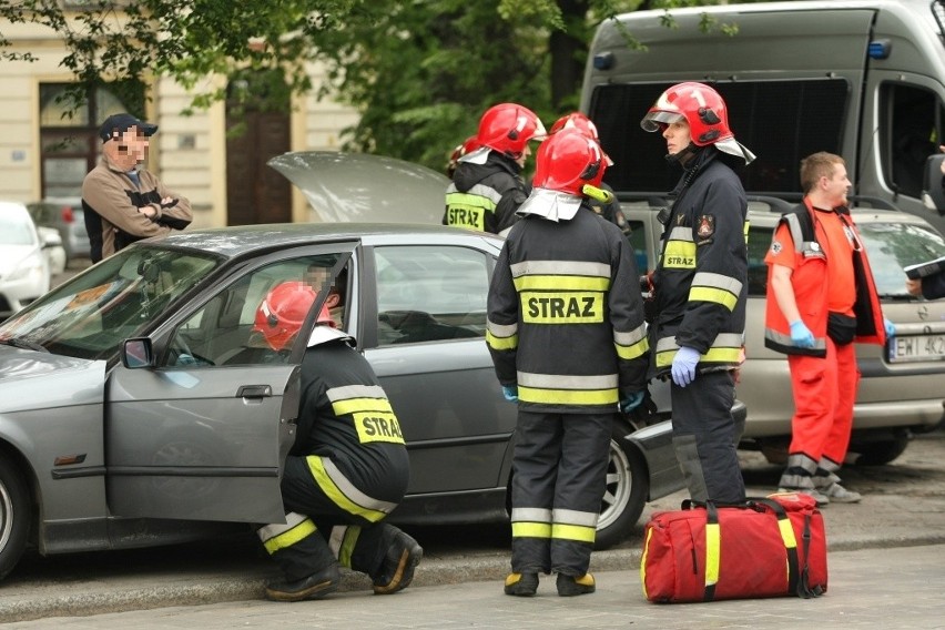 Wrocław: Wypadek na Tęczowej, zderzyły się dwa samochody (ZDJĘCIA)