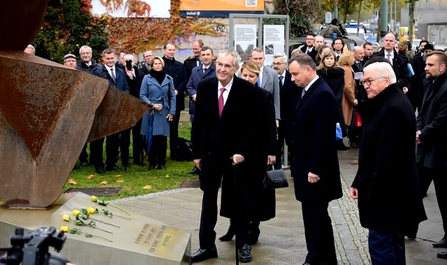 30. rocznica upadku Muru Berlinskiego. Prezydent Andrzej Duda w Berlinie: Polska dała impuls do upadku komunizmu