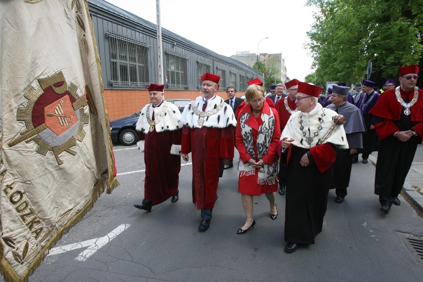 70-lecie Politechniki Łódzkiej. Uroczysty przemarsz rektorów akademickich [ZDJĘCIA+FILM]