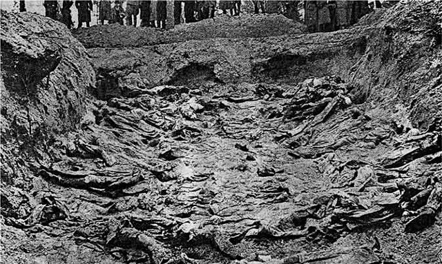 Masowy grób oficerów – ekshumacja w 1943 roku