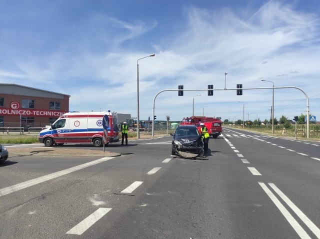 W czwartek, 28 lipca, kilka minut przed godziną 14 na obwodnicy Grodziska Wielkopolskiego zderzyły się dwa samochody.