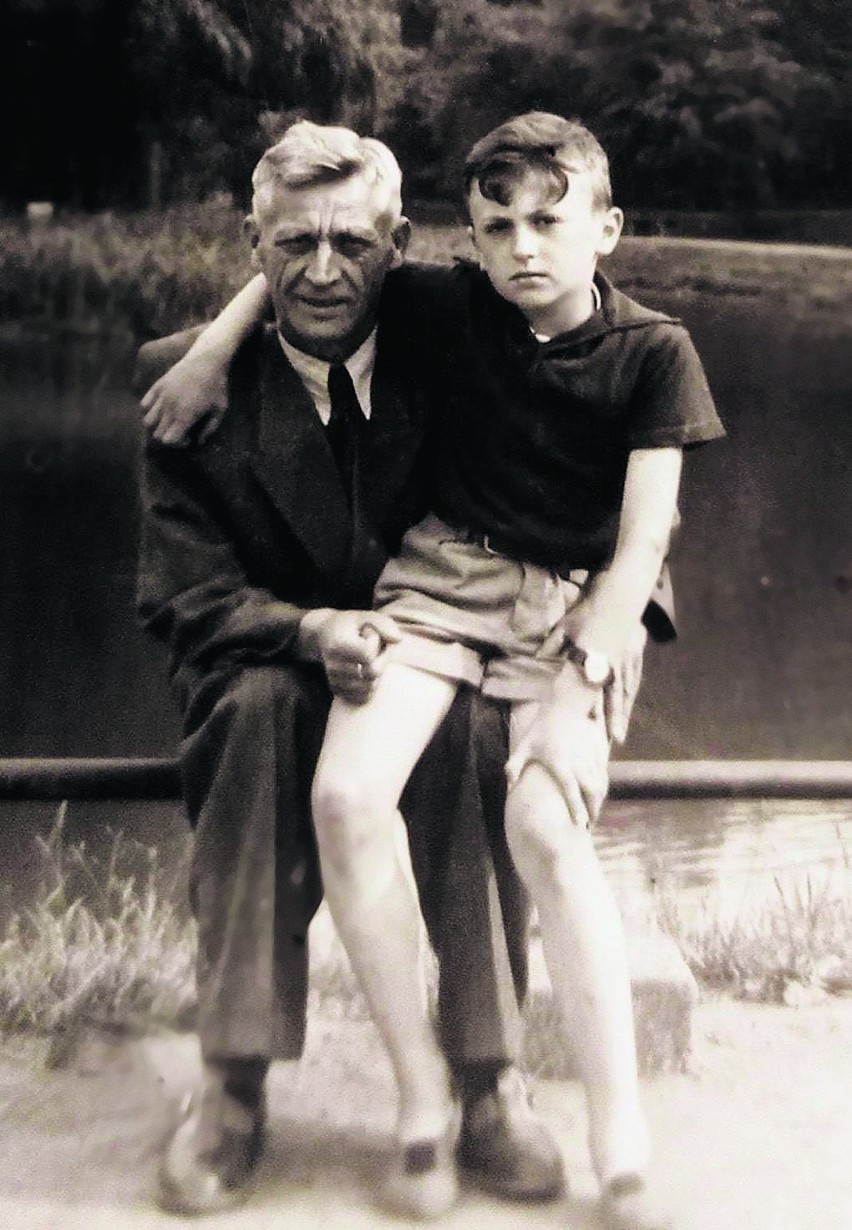Jan Majka ze swoim synem Krzysztofem w koszalińskim parku