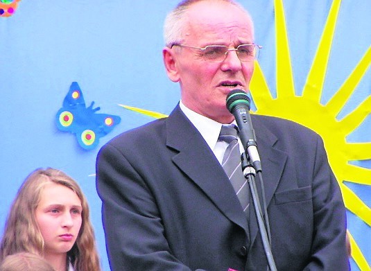 Stefan Komenda był burmistrzem Buska-Zdroju do 2004 roku. Teraz współpracownicy, przyjaciele chcą postawić mu pomnik.