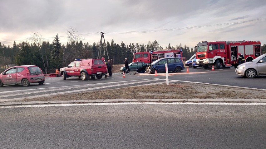 Nowy Targ. Wypadek na zakopiance. Tworzą się korki [ZDJĘCIA]