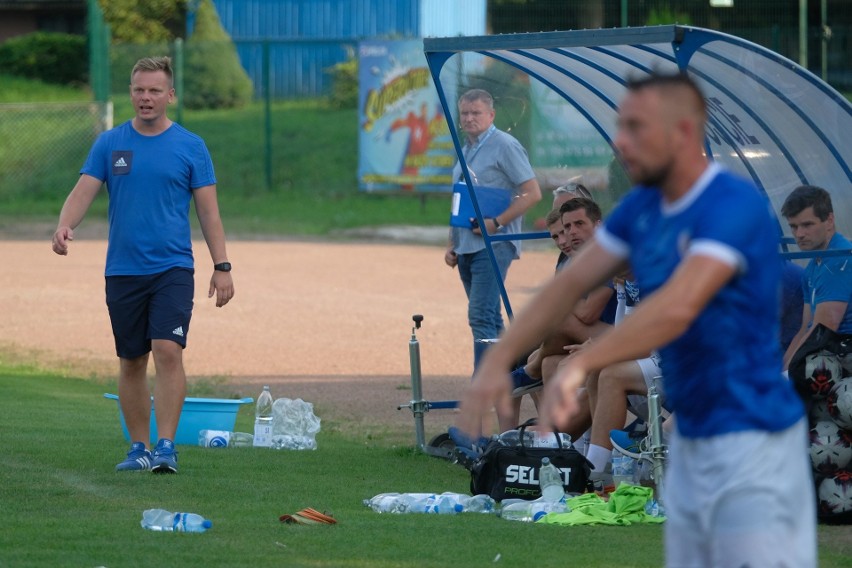 4 liga podkarpacka. Polonia Przemyśl zdobyła pierwszy punkt w sezonie. Remis z Karpatami Krosno [ZDJĘCIA]