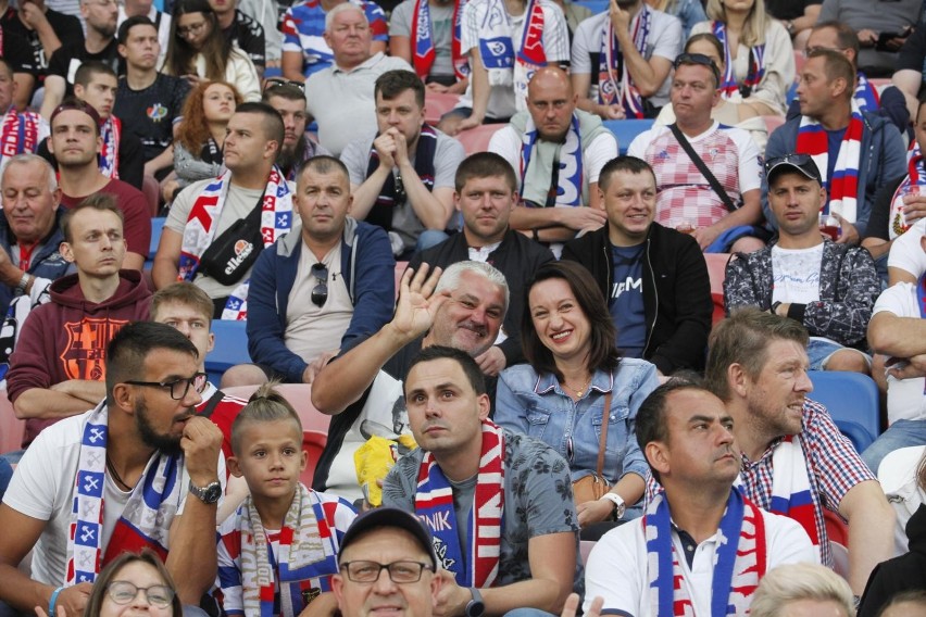 Kibice Górnika Zabrze licznie stawili się na niedzielnym...