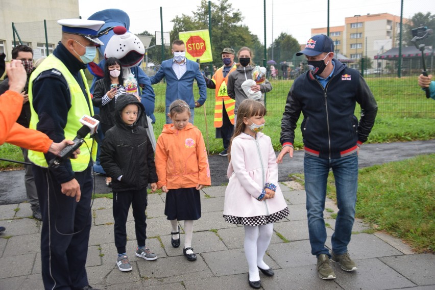 Akcja "Bezpieczna droga do szkoły" w Tychach. SP 22 im....