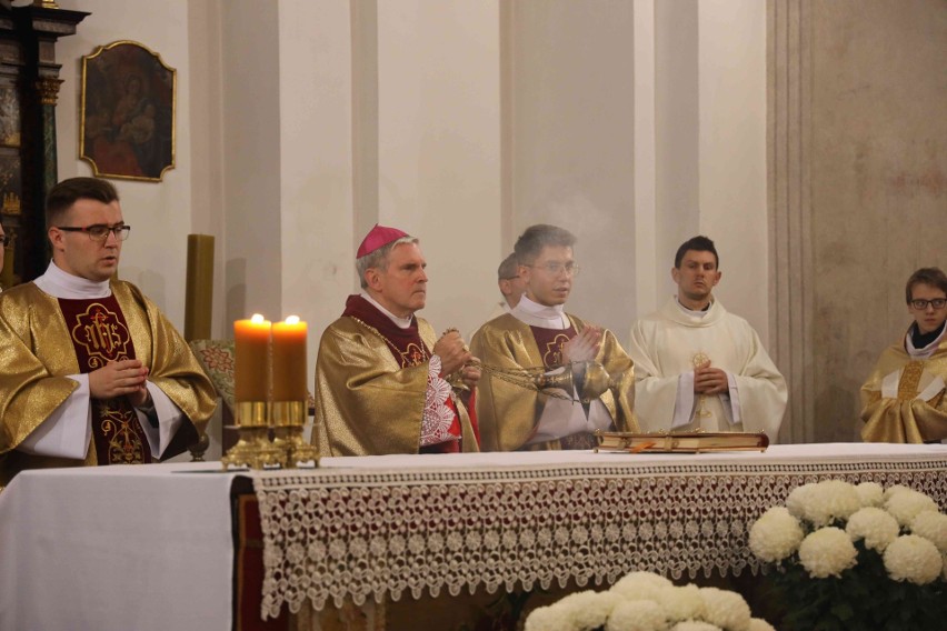 Sześciu alumnów Wyższego Seminarium Duchownego w Sandomierzu przyjęło strój duchowny. Mszy świętej przewodniczył biskup Nitkiewicz 