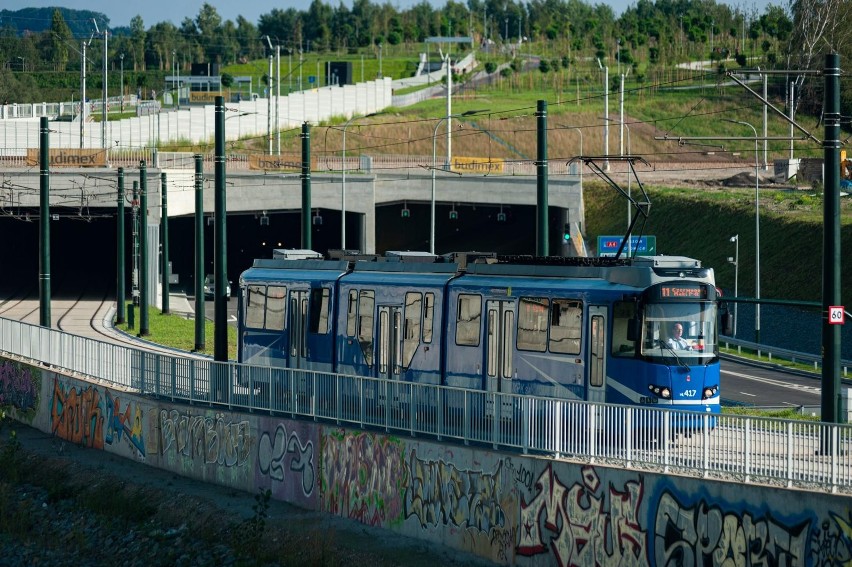 W ramach Trasy Łagiewnickiej powstała linia tramwajowa z...
