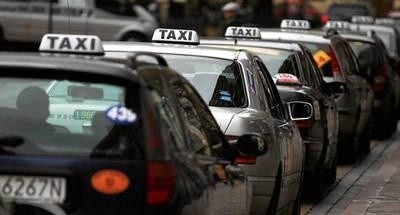 W Krakowie ważne licencje na prowadzenie taksówki ma blisko 4 tys. osób FOT. ANDRZEJ BANAŚ