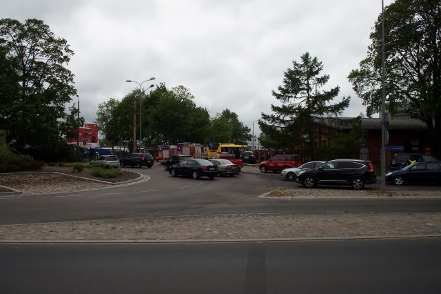 W czwartek na ul. Piłsudskiego w Słupsku doszło do wypadku autobusu i dwóch samochodów. Dziewięć osób trafiło do szpitala.