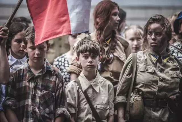 Jedna z rekonstrukcji wybuchu powstania na ulicyPartyzantów w Słupsku. Dziś kolejna.