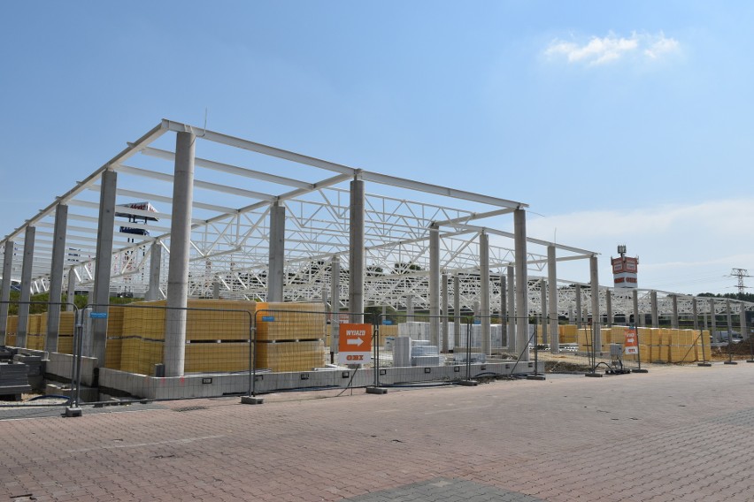 Budowa nowych pawilonów na terenie po dawnym TESCO przy ul....