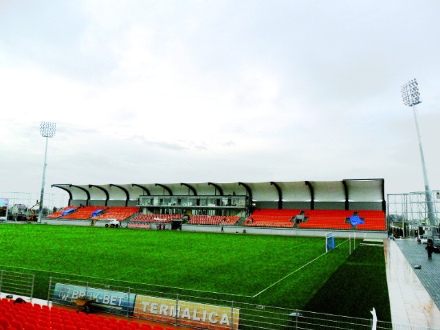 Pierwsza trybuna na stadionie w Niecieczy, wybudowana w 2007 roku.