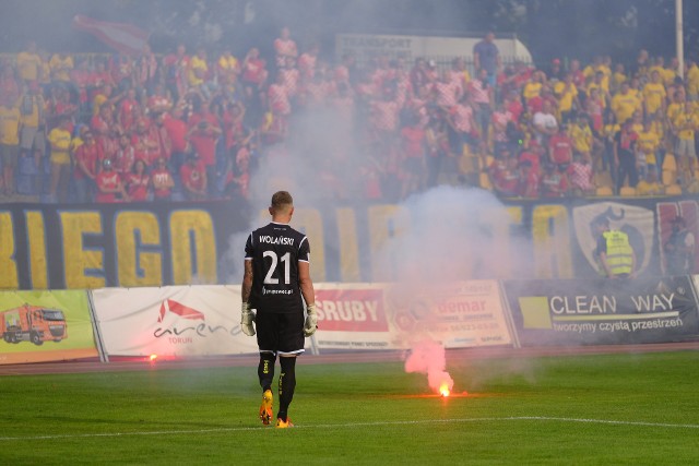 Jak brzmi nazwa klubu, który nie tylko na własny stadion przyciąga najwięcej kibiców?CZYTAJ DALEJ NA KOLEJNYM SLAJDZIE