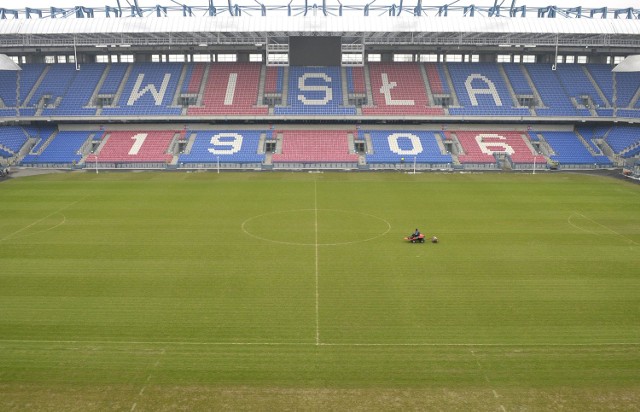 Cicho, głucho, pusto. Stadion Wisły służy tylko kibicom