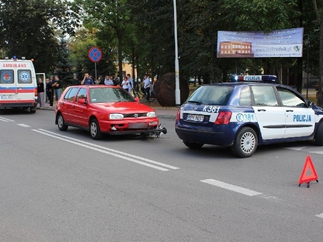 Na miejscu zdarzenia pojawiła się policja i karetka pogotowia.