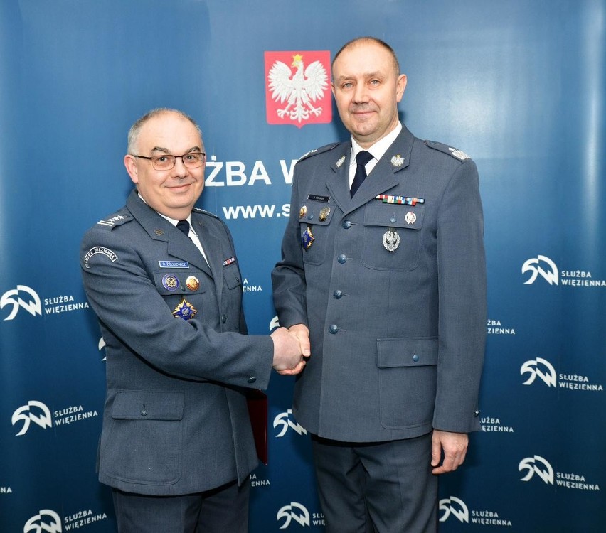 Płk. Robert Żółkiewicz i dyrektor generalny Służby...