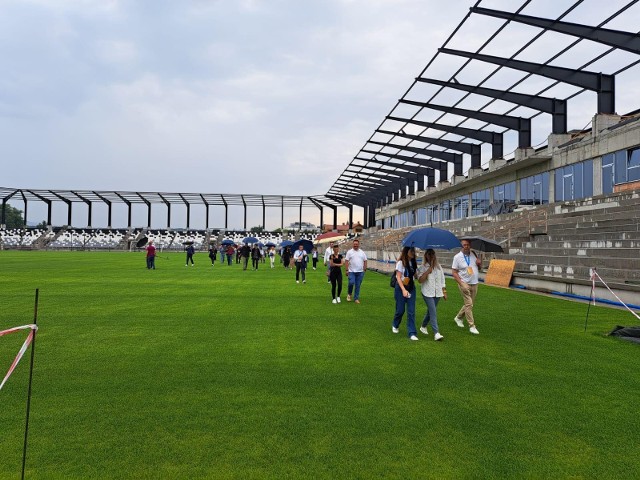W ostatnim czasie na stadionie Sandecji gościła delegacja przedstawicieli miast partnerskich Nowego Sącza m.in. z Niemiec, Włoch i Słowacji