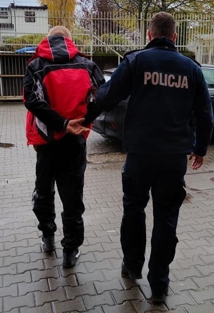 Kryminalni zatrzymali mężczyznę z gminy Czernichów za posiadanie różnego rodzaju narkotyków