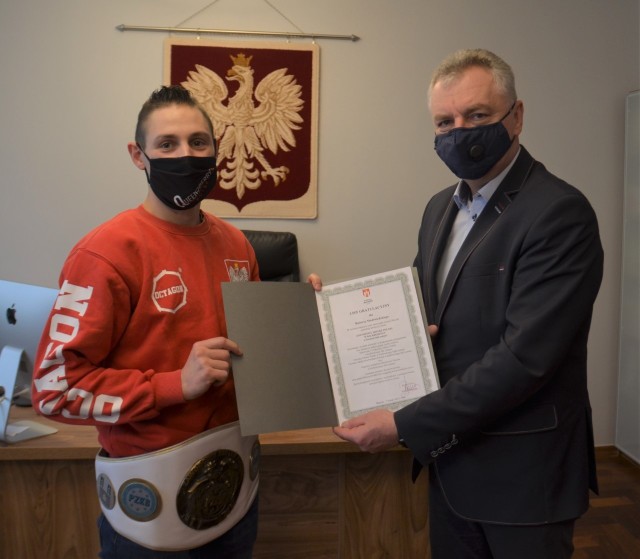 Mistrz Polski ze Stoku Polskiego nagrodzony przez burmistrza