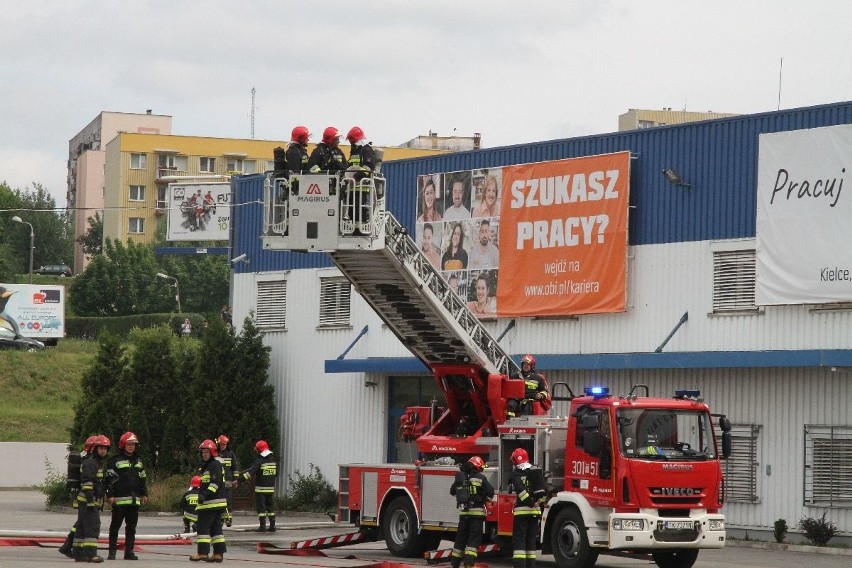 Wielki pożar w Kielcach. Palił się dawny Praktiker!
