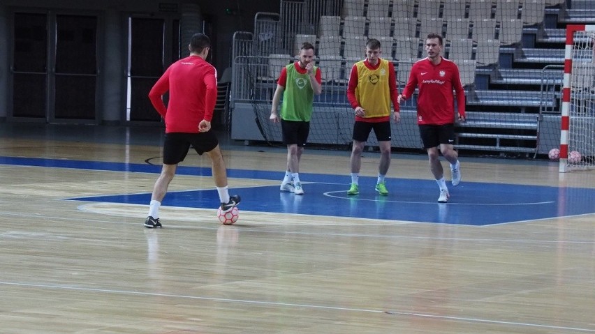 Reprezentacja Polski w futsalu przygotowuje się do...