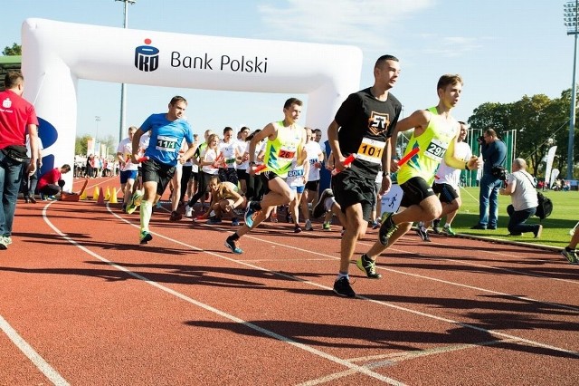PKO Bank Polski popularyzuje bieganie i pomaga przy okazji potrzebującym