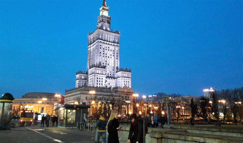 Centrum Warszawy o zmierzchu