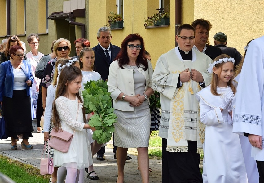 Gorlice. Ksiądz Mariusz Bilski jest już jedenastym kapłanem w młodej parafii św. Boboli. Odprawił uroczystą mszę prymicyjną