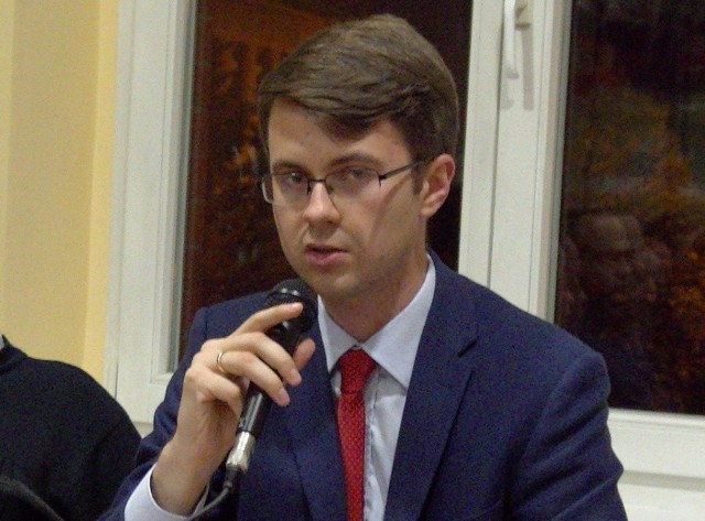 Piotr Müller ma 26 lat i kandyduje z ostatniego miejsca listy PiS.