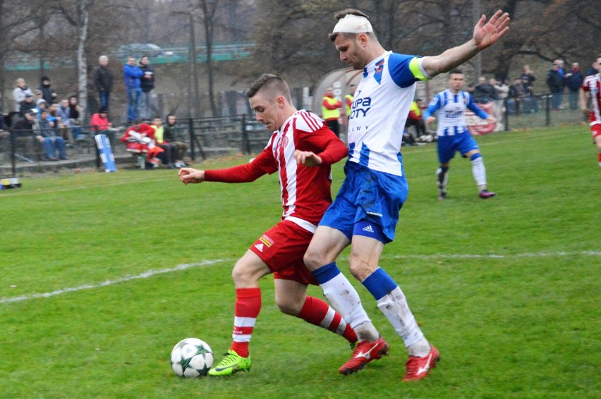 Kamil Kuczak (Soła Oświęcim). Dokładność podań to jego specjalność na boisku, a w kuchni jest mistrzem od przygotowania posiłków