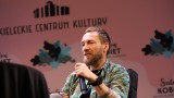 Przemysław Kossakowski gościem Salonu Kobiet w Kieleckim Centrum Kultury. Wyjątkowy gość przyciągnął bardzo dużą widownię