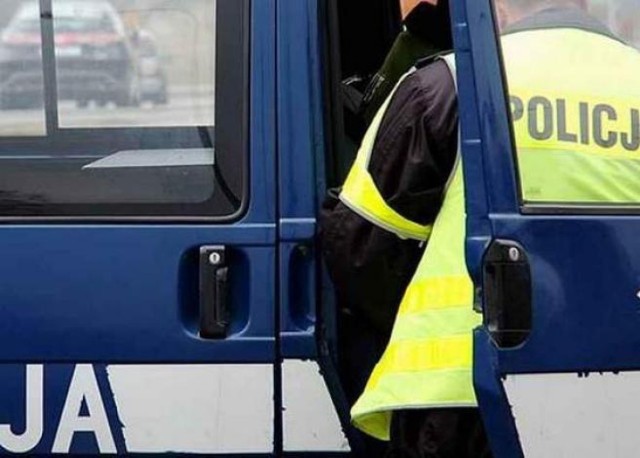 Policja apeluje do świadka, który odstraszył napastnika, aby zgłosił się do Komisariatu Policji w Dąbiu lub  telefonicznie pod nr 997 lub 91-82-19-105.