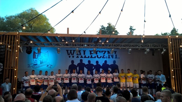 Piłkarze Podbeskidzia oficjalnie zaprezentowali się swoim kibicom przed sezonem 2016/2017 pod hasłem "Waleczni"