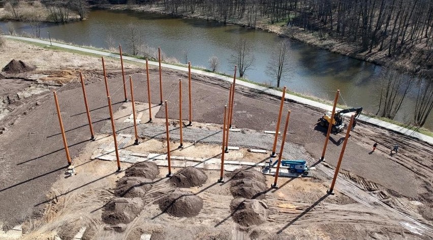 Budowa nowego parku wodnego w Łódzkiem. Nad zalewem w Lisowicach właśnie powstaje plaża