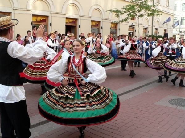 &quot;Lasowiacy&quot; zatańczyli w na paradnej ulicy Szeged.