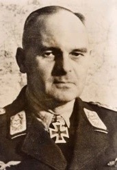 płk Martin Fiebig - dowódca 4 Pułku (4 KG) bombardującego...
