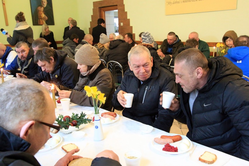 Śniadanie Wielkanocne w Kuchni Brata Alberta w Lublinie (ZDJĘCIA)