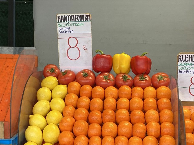 Ceny warzyw i owoców na targowisku w Kielcach w piątek, 5 stycznia >>>>>