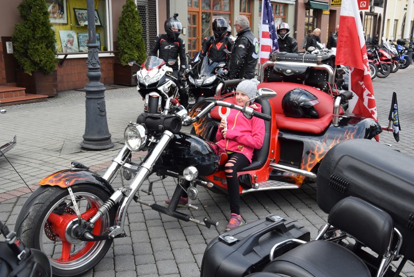 Motocyklowa parada ulicami Żor. Potężne i piękne maszyny