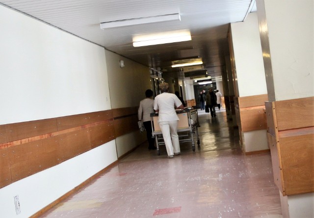Odwiedziny chorych w szpitalach przez ponad rok były bardzo utrudnione