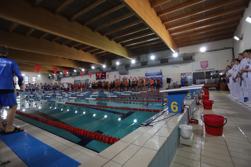 W Kielcach rozpoczęły się Ogólnopolskie Zawody Pływackie o Puchar Prezydenta Miasta Kielce. Startują też zawodnicy z Ukrainy