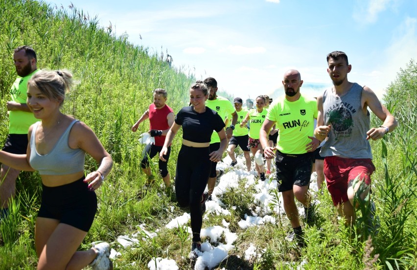 Run Fit Adventure Elite 2022, czyli ekstremalny bieg dorosłych nad Jeziorem Tarnobrzeskim. Zobaczcie, z czym mierzyli się zawodnicy!