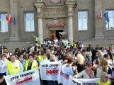 Zabrze: Protest pracowników MOPR. Ostatnią podwyżkę mieli... 10 lat temu. Chcą tysiąc złotych podwyżki ZDJĘCIA