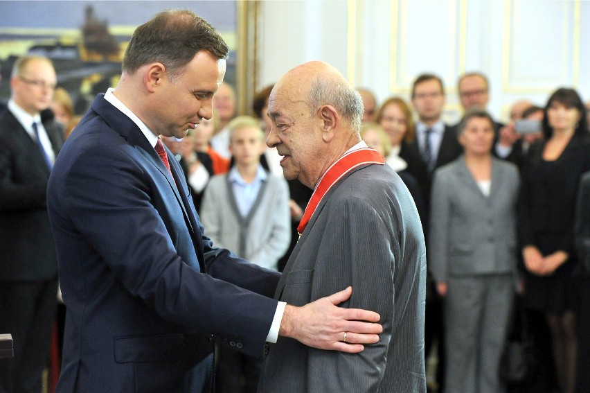 Prezydent Andrzej Duda wręczył Antoniemu Krauzemu Krzyż...