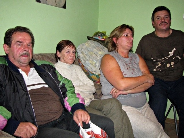 Od lewej: Edward, Donata, Marzena i Jerzy - zaufali i stracili