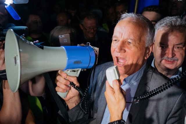 Senator Jan Rulewski złożył zażalenie do Krajowej Rady Radiofonii i Telewizji w sprawie materiału wyemitowanego w "Wiadomościach" TVP1.