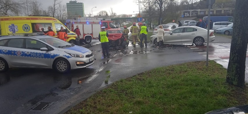 Na ul. Wojska Polskiego w Zielonej Górze zderzyły się trzy...