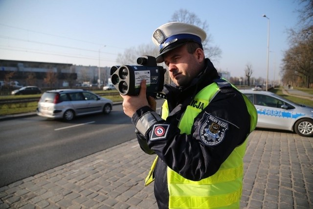 Kliknij w zdjęcie i przejdź dalej, aby zobaczyć gdzie najczęściej stoi wrocławska drogówka - do następnej lokalizacji przejdziesz za pomocą strzałek lub gestów na smartfonie >>>